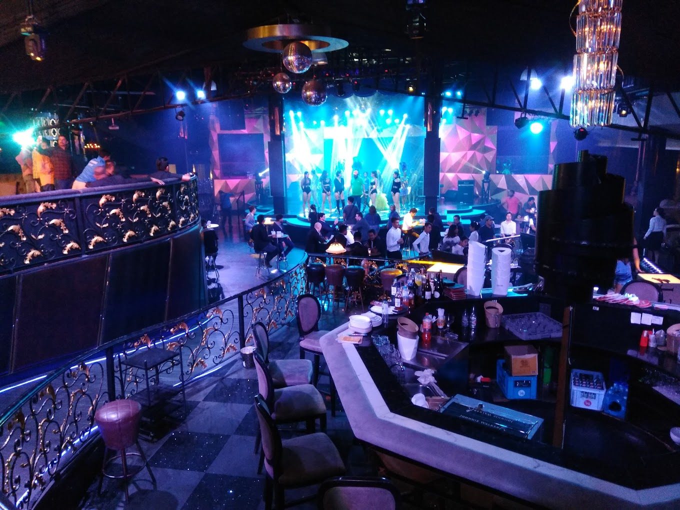 Booze (Villa) Club